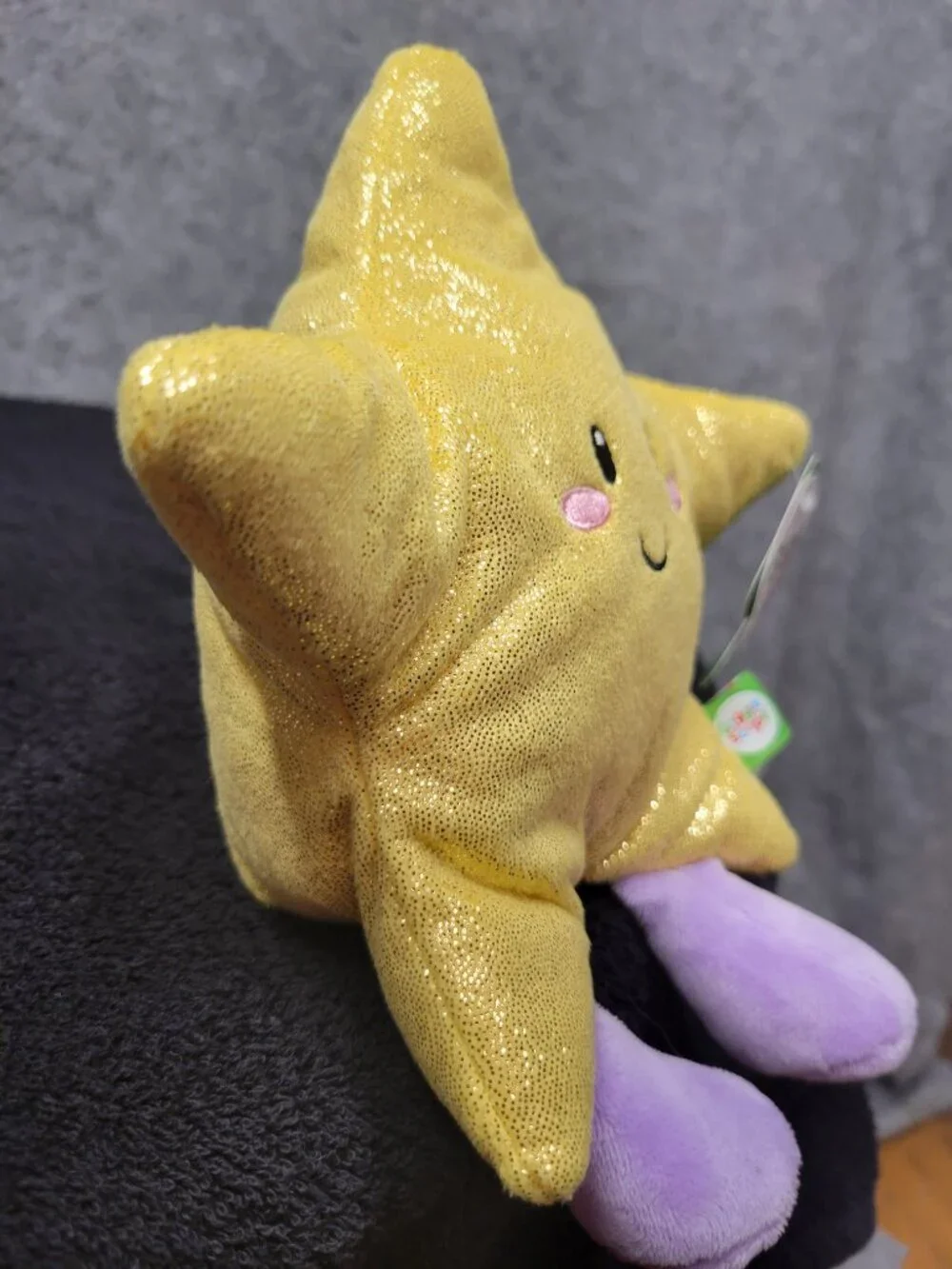 Gigglescape star shaped stuffed animal new with tags